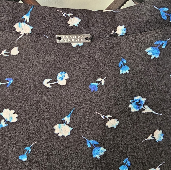 Ivanka Trump Black Floral Print  Blouse with ruffled short Sleeves - Picture 4 of 5